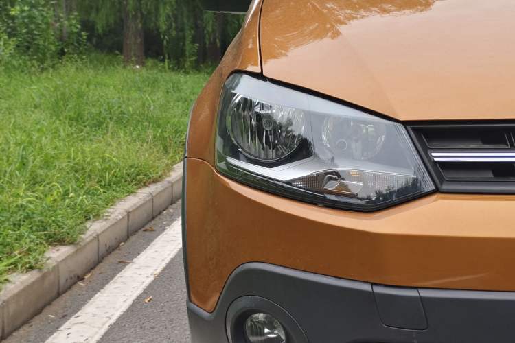 Used Volkswagen Polo 2016 1.4L Cross Polo Automatic
