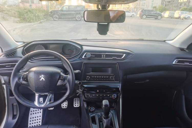 Used Peugeot 308 2018 1.6L Manual Fashion Edition Interior 3