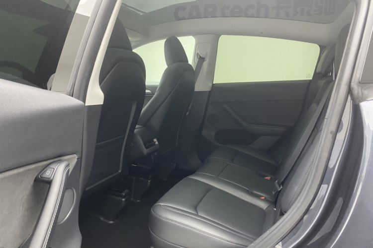 Used Tesla Model Y 2024 Rear-Wheel-Drive Version Interior 3