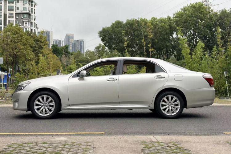 Used Toyota Crown 2012 2.5L Royal Leather Edition
