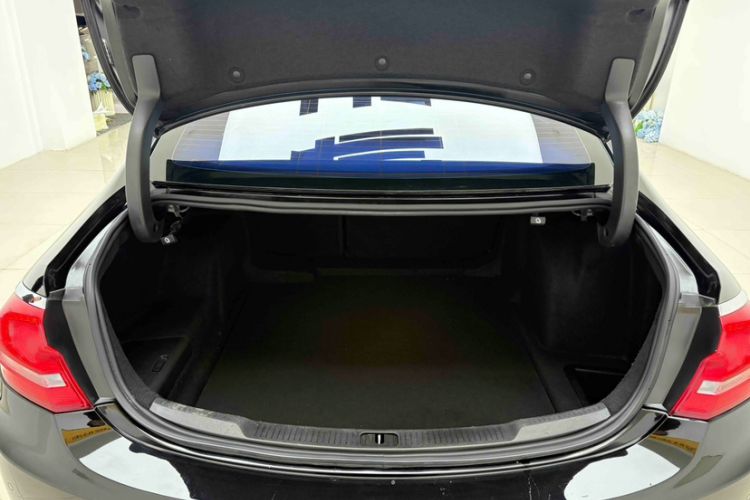 Used Buick LaCrosse 2018 20T Elite Edition Trunk