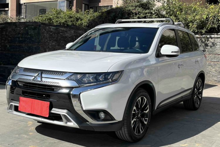 Used Mitsubishi Outlander 2020 2.4L 4x4 Zhi Xiang Edition 5 Seats