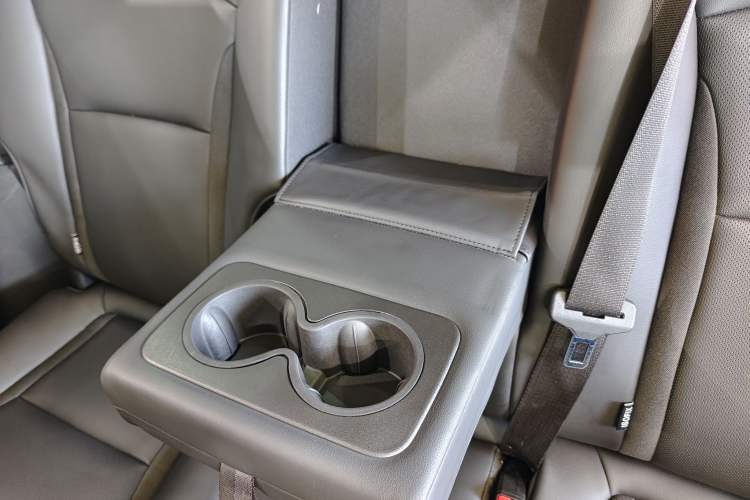 Used Buick Enclave 2020 28T Two-Wheel Drive Luxury Version Interior 13