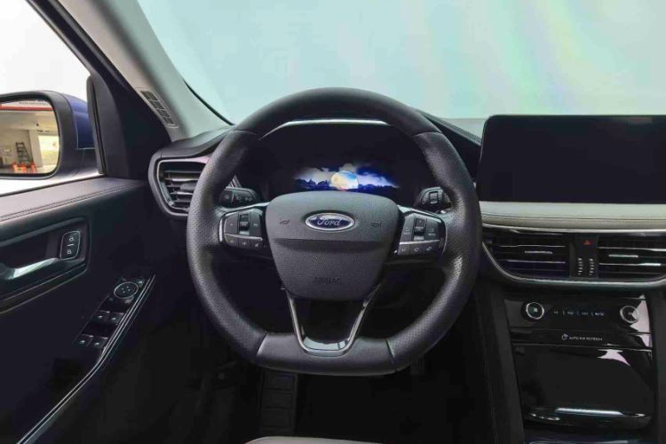 Used Ford Escape 2020 EcoBoost 245 Four-Wheel Drive Luxury Edition Interior 9