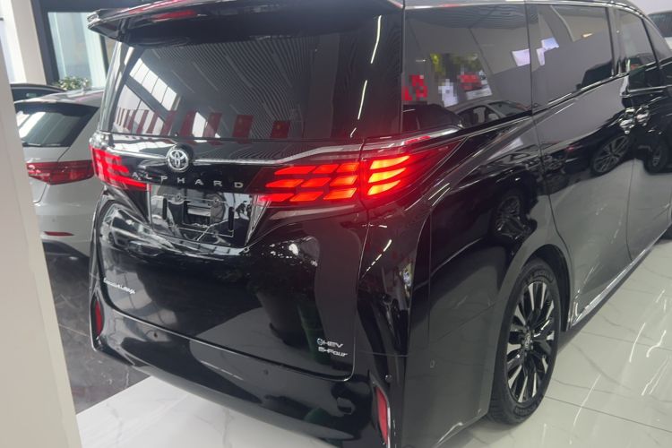 Used Toyota Alphard 2024 Dual-Engine 2.5L Prestige Edition
