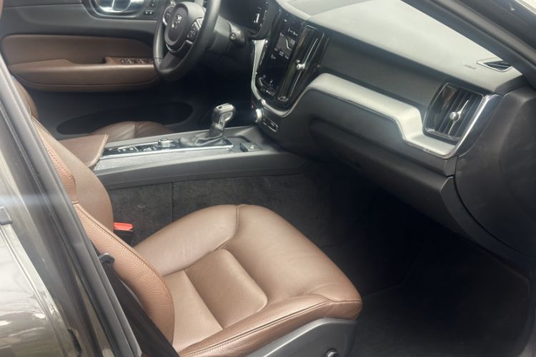 Used Volvo XC60 2021 T5 4x4 Smart Luxury Edition
