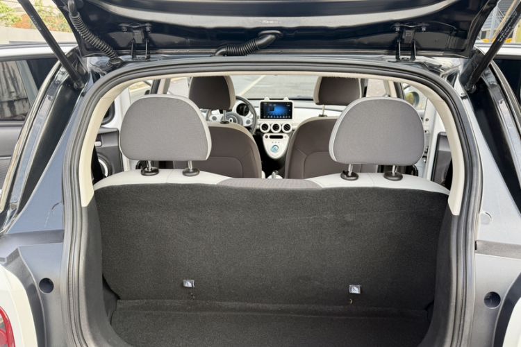 Used ORA Black Cat 2021 301 km Basic Version
