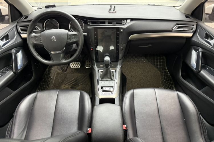 Used Peugeot 408 2018 Revised 350THP Automatic Luxury Edition Interior 3