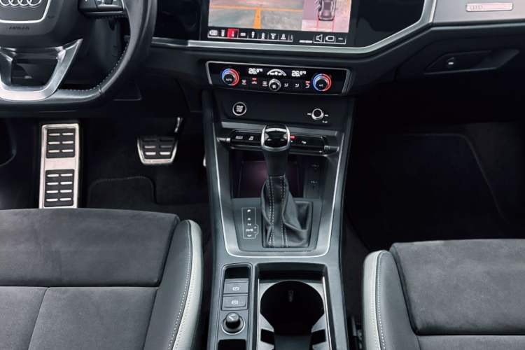 Used Audi Q3 2022 40 TFSI Fashion Dynamic Model