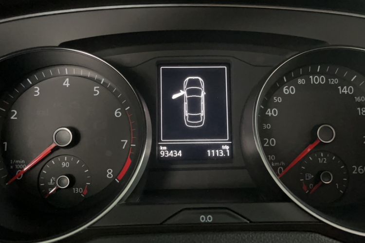 Used Volkswagen Magotan 2019 330TSI DSG Luxury Model China V Standard Odometer Close Up