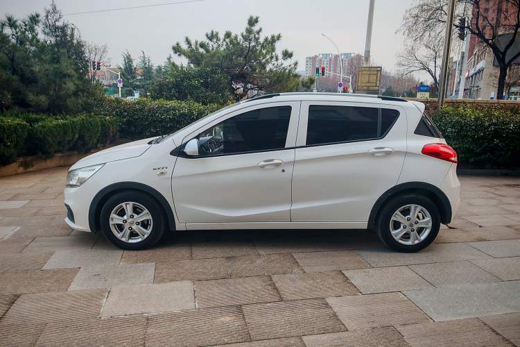 Used Baojun 310 2017 1.5L Manual Fashion Model