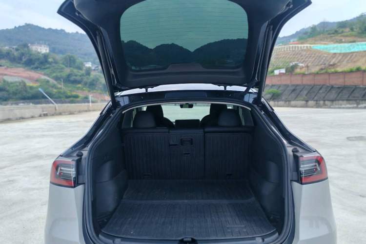 Used Tesla Model Y 2024 Rear-Wheel-Drive Version Trunk