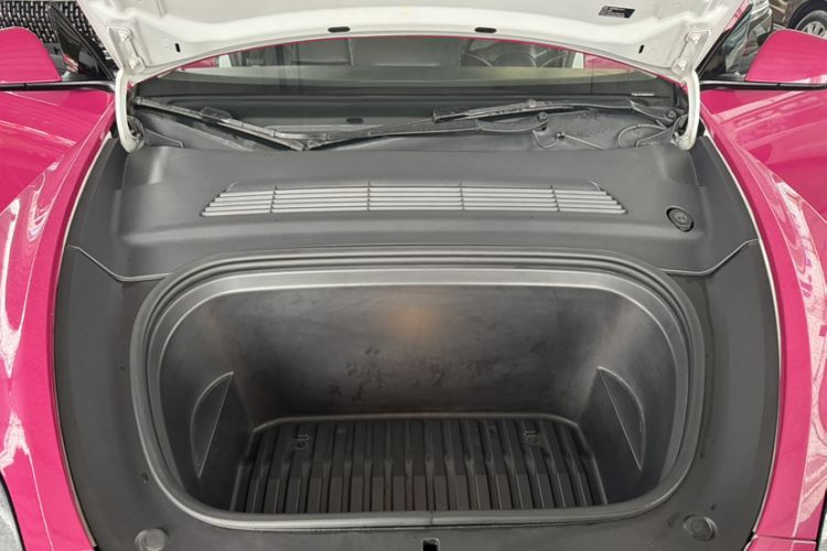 Used Tesla Model Y 2021 Long-Range All-Wheel-Drive Version