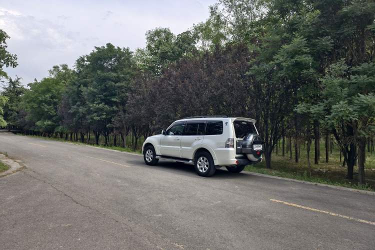 Used Mitsubishi Pajero 2019 3.0L Automatic Comfort Edition
