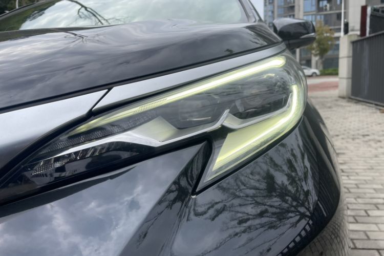 Used Toyota SIENNA 2021 2.5L Hybrid Platinum Edition Exterior 7