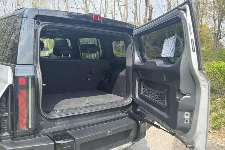 Used iCAR 03T 2024 520km Two-Wheel Drive Long-Range Version Trunk