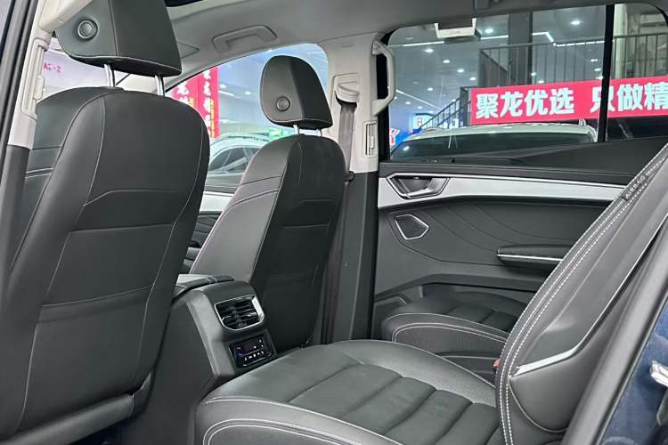 Used Volkswagen Talagon 2022 380TSI Four-Wheel Drive Luxury "Jiajing" Edition Pro 6 Seats Interior 3