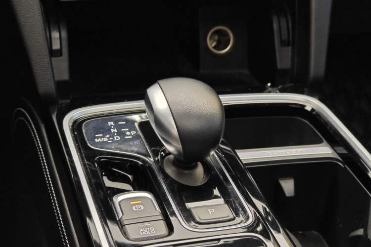 Used GAC Trumpchi GS8 2020 390T Two-Wheel Drive Luxury Smart Connectivity Version (7 Seats) Gear Lever