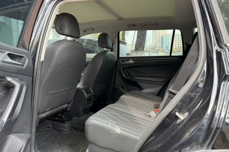 Used Volkswagen Tiguan L 2022 330TSI Automatic Two-Wheel Drive R-Line Enhanced Edition
