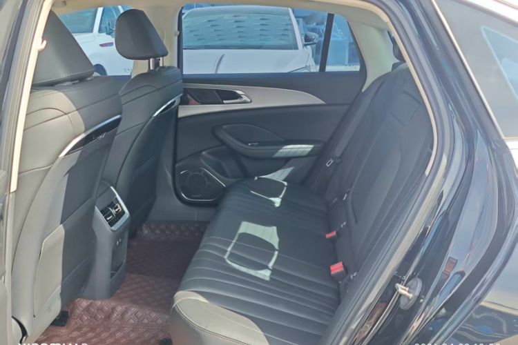 Used Hongqi H5 2024 2.0T Automatic Smart Connect Flagship Edition Interior 4