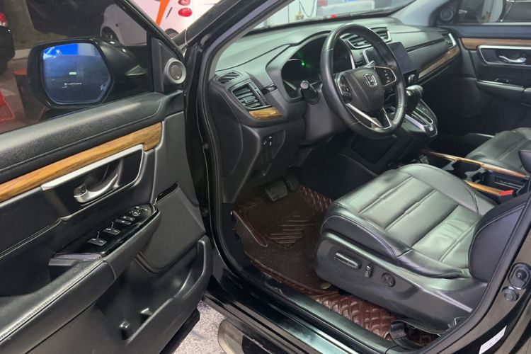 Used Honda CR-V 2017 240TURBO CVT Front-Wheel Drive Fashion Edition