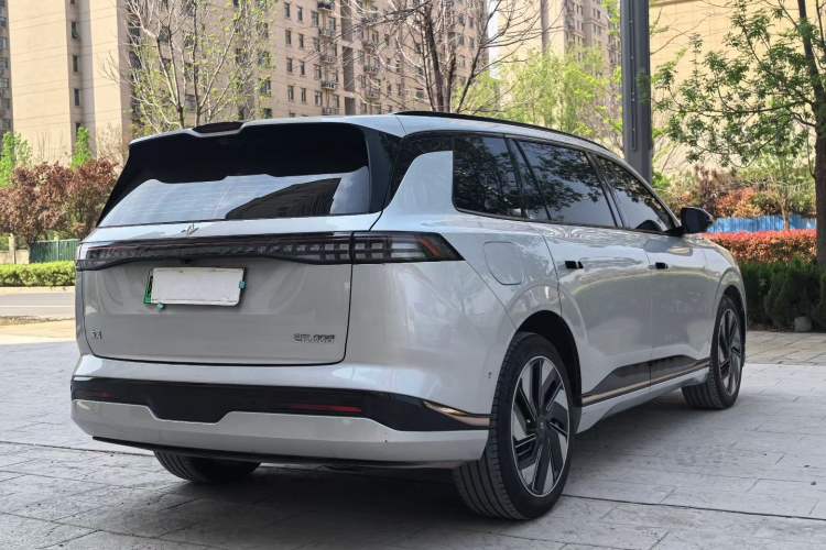 Used Dongfeng eπ eπ008 2024 210Max Range-Extended Version 6 Seats Exterior 8