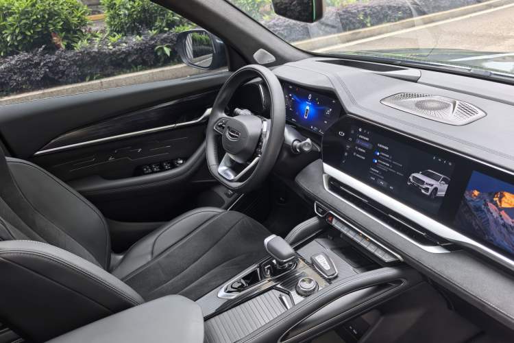 Used Geely Auto Monjaro L 2024 2.0TD High-Power Automatic Two-Wheel Drive Skyline Edition
