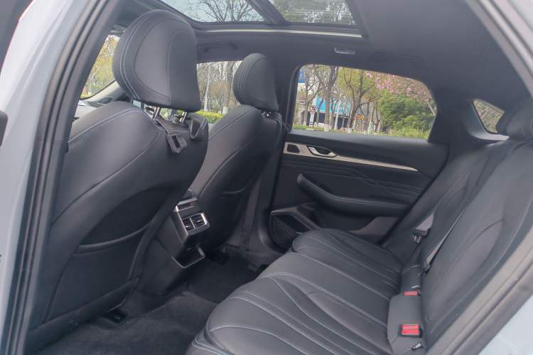 Used Geely Auto Preface 2025 Dongfang Yao 1.5TD Jinghong Edition+ Interior 2