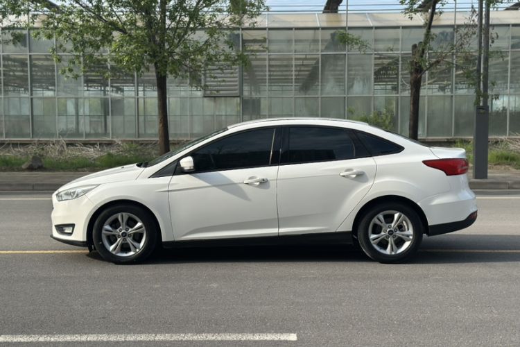 Used Ford Focus 2017 Sedan 1.6L Automatic Comfort Plus SmartDrive Edition Exterior 10