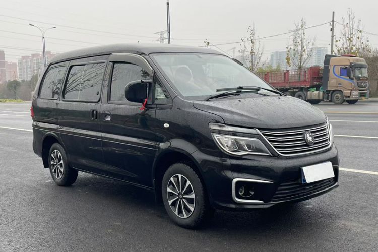 Used FORTHING Lingzhi 2022 M5 1.6L Practical 7-Seater