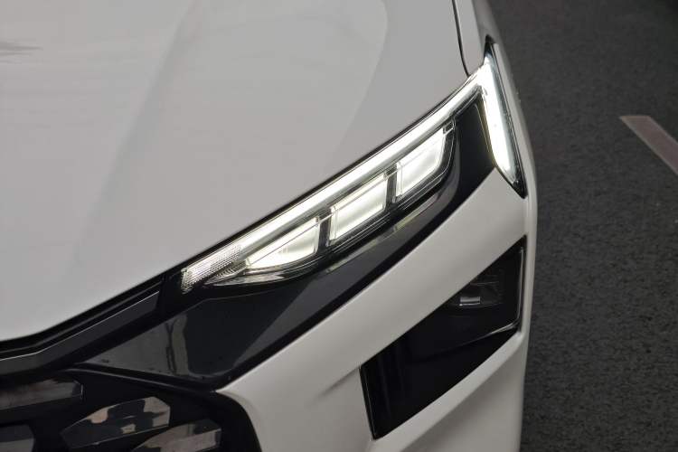 Used Ford Mondeo 2023 EcoBoost 180 Comfort Model Left Front Headlight