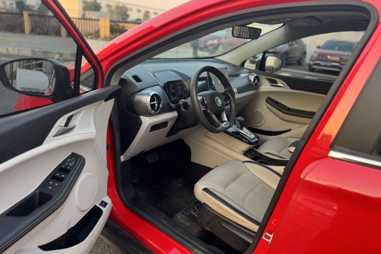 Used BYD Yuan Pro 2021 401 km Deluxe Version Interior 4