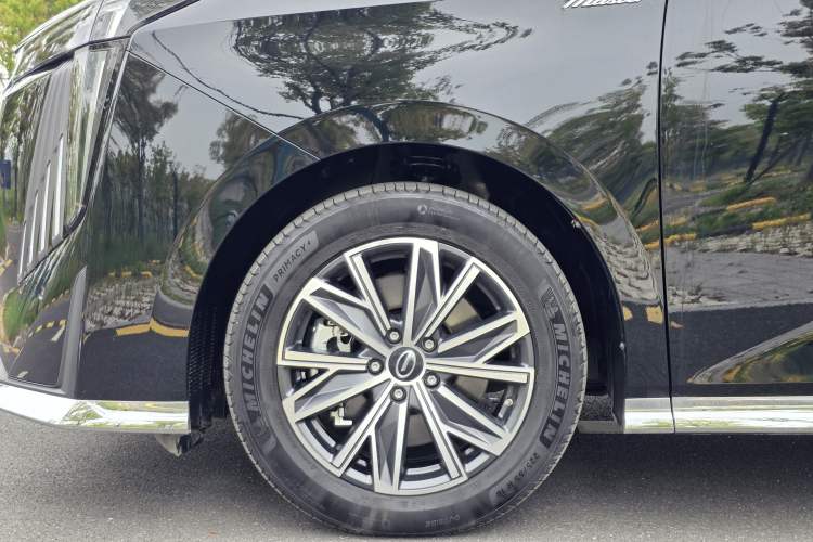 Used GAC Trumpchi M8 2024 Master Series Super Hybrid Edition Exterior 3