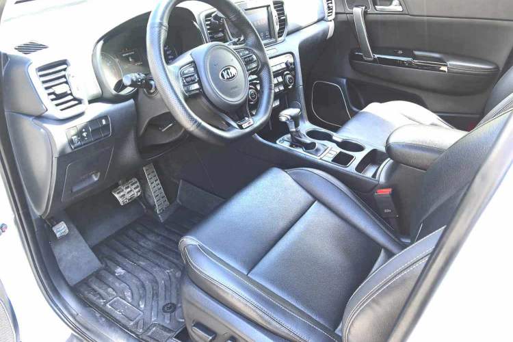 Used Kia KX5 2016 1.6T Automatic Two-Wheel Drive Premium Interior 2