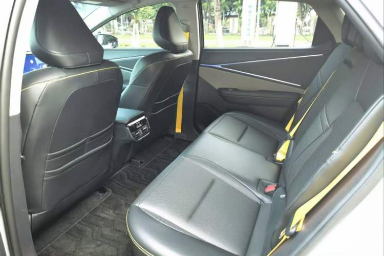 Used Toyota bZ5 2025 Model 550 PRO Interior 4