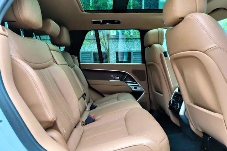 Used Land Rover Range Rover 2024 3.0 L6 360 PS Grand Edition