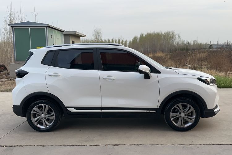 Used CHANGAN CS15 2019 1.5L Manual Entry-Level Version China VI Standard Exterior 3