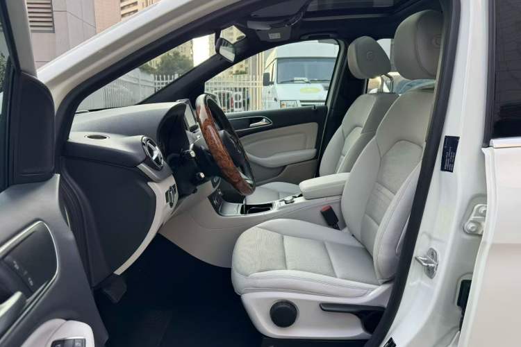 Used Mercedes-Benz B-Class 2015 B 200 Sport Edition