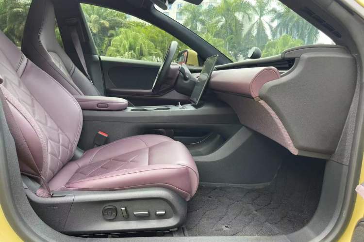 Used Nio ET5T 2023 100kWh Touring Interior 7