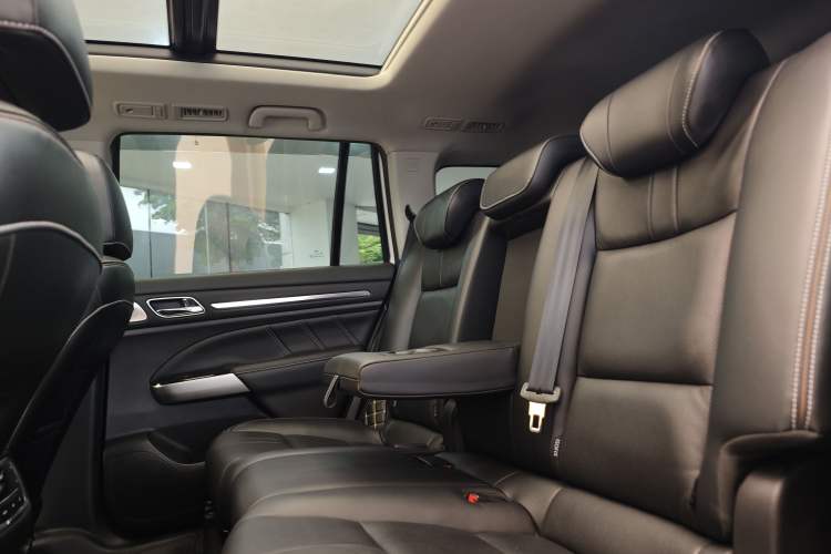 Used GAC Trumpchi GS8 2020 390T Two-Wheel Drive Luxury Smart Connectivity Version (7 Seats) Interior 8