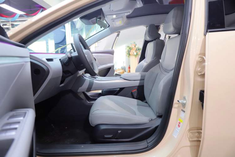 Used XPeng MONA M03 2024 620 with Ultra-Long Range
