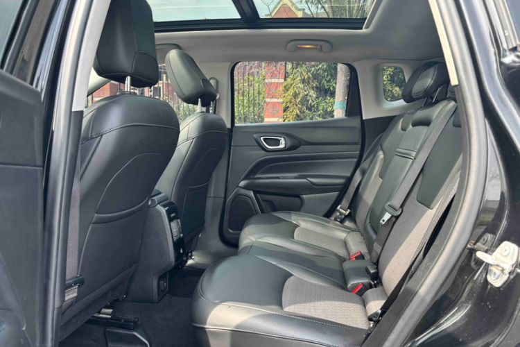 Used Jeep Compass 2021 220T Automatic Leading Edition Interior 3