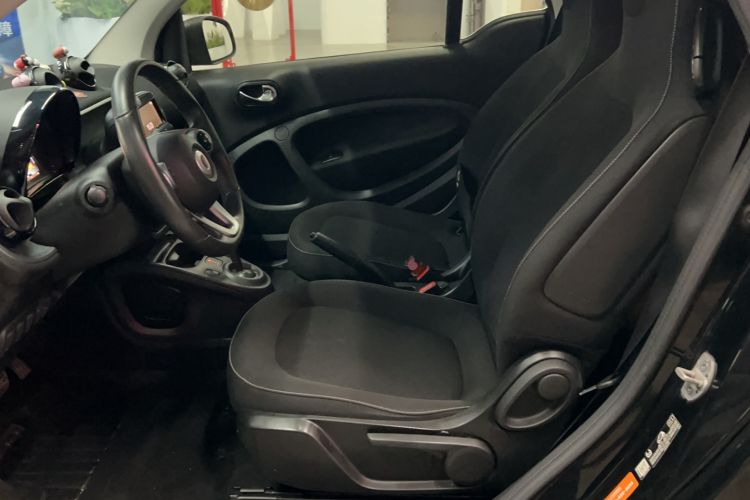 Used smart fortwo 2019 0.9T 66kW Hardtop Engine Version China VI Emission Standard Interior 2