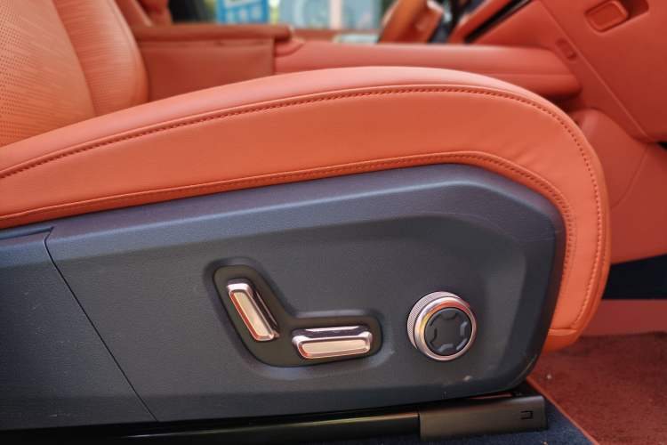 Used Lynk & Co 900 2025 1.5T Ultra Interior 12