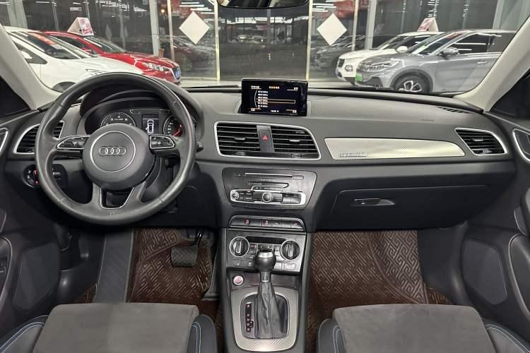 Used Audi Q3 2016 40 TFSI quattro all-wheel-drive sport model
