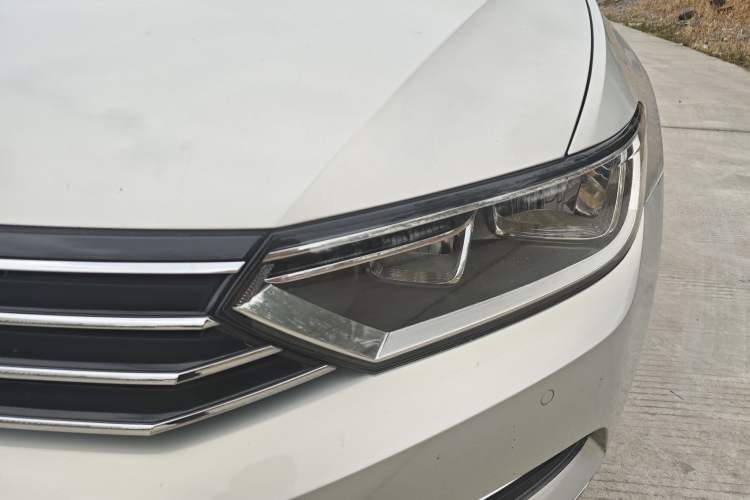 Used Volkswagen Magotan 2017 330TSI DSG Leading Model
