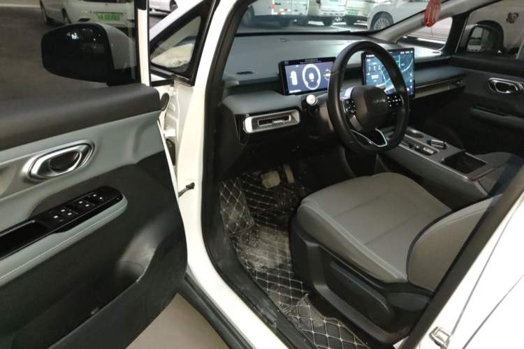 Used AION Y 2023 Plus 610 Enjoyment Edition Ternary Lithium Interior 2