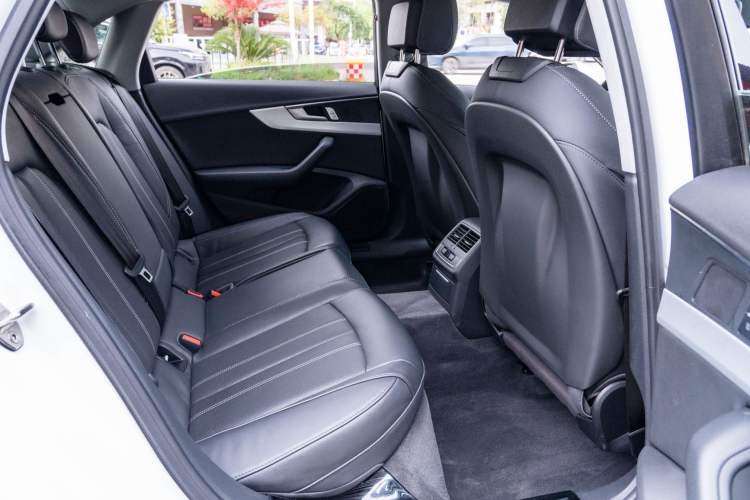 Used Audi A4L 2024 40 TFSI Fashion Dynamic Model Interior 10