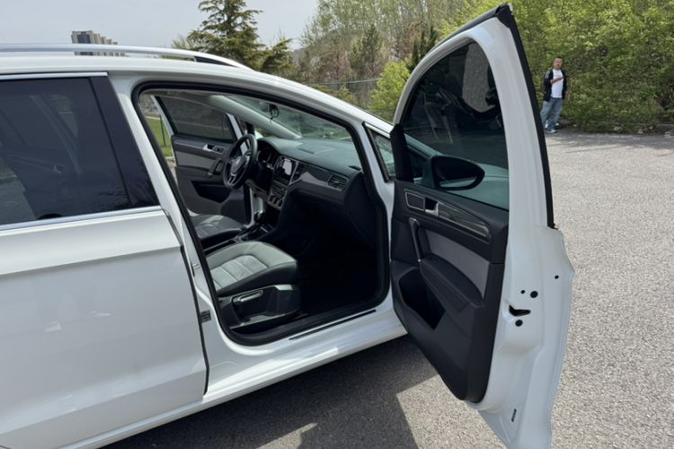 Used Volkswagen Golf Sportsvan 2019 280TSI Automatic Voyage Model China V Standard
