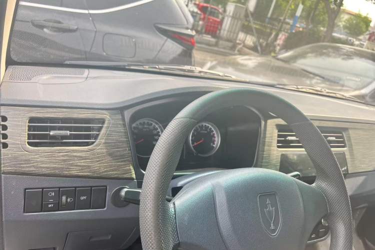 Used Jinbei Hiace X30 2020 1.5L Van Super-Enjoyment Model China VI Standard SWC15M